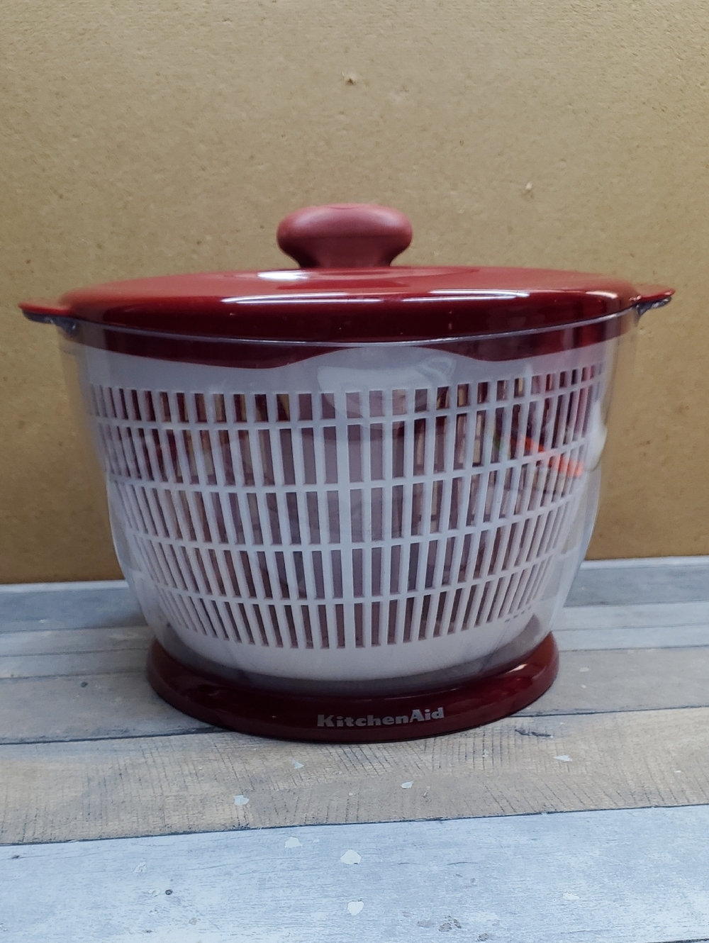 KitchenAid  Red & White 6 quart Salad Spinner